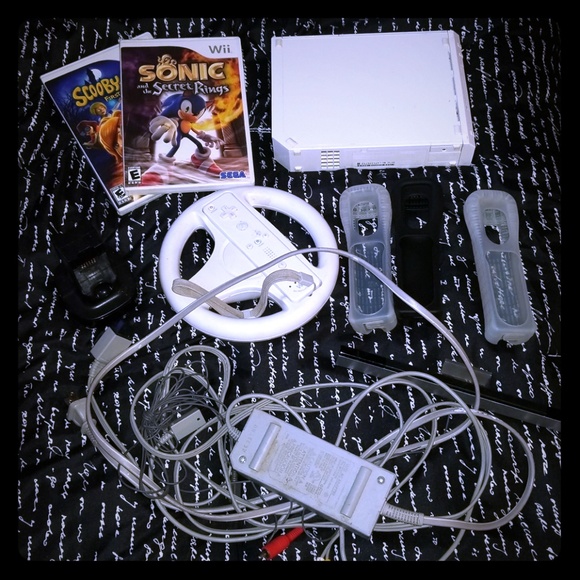 Nintendo Other - Nintendo Wii bundle..